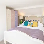 Host & Stay - Voyagers\' View